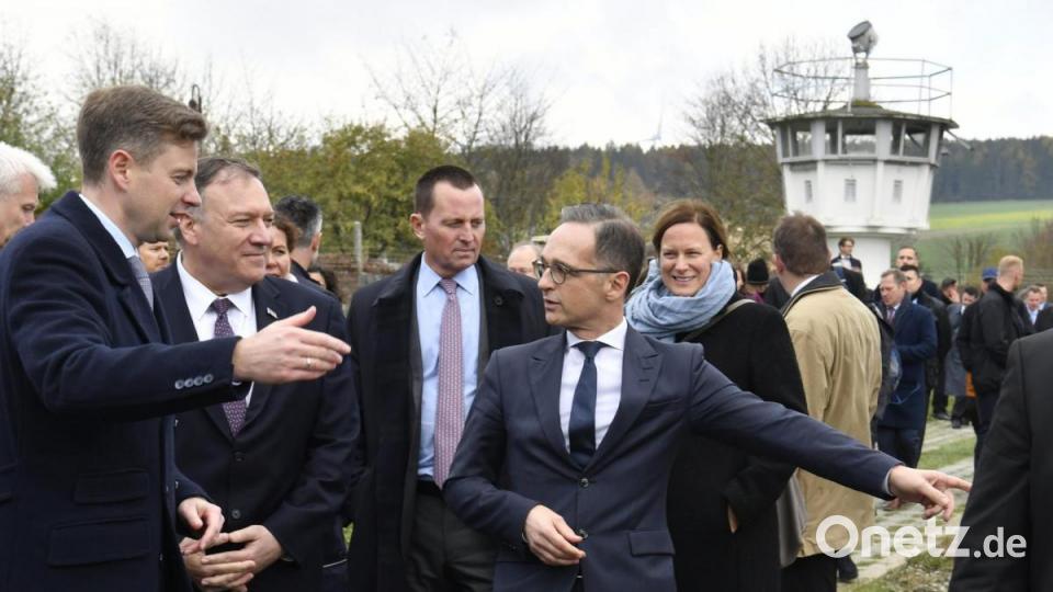 US-Außenminister Mike Pompeo ist am Donnerstagmittag im Rahmen seines Deutschlandbesuchs im Örtchen Mödlareuth eingetroffen. Das Dorf mit knapp 50 Einwohnern war zur Zeit der deutschen Teilung von einer Grenzmauer durchschnitten und hatte deshalb den Beinamen „Little Berlin“ erhalten. Bild: John Macdougall/AFP-Pool/dpa