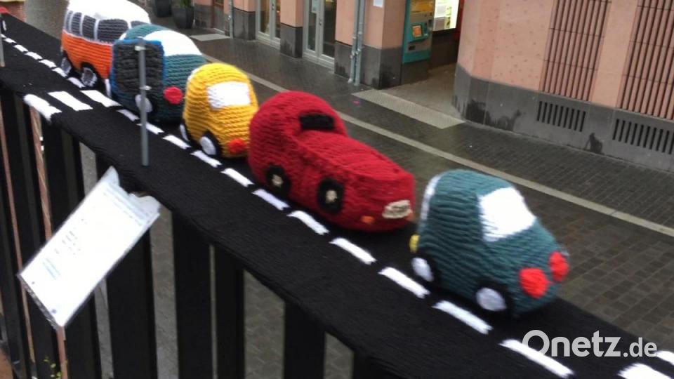 Typisch Frankfurt: Stau auf der Häkel-Straße. Bild: eik
