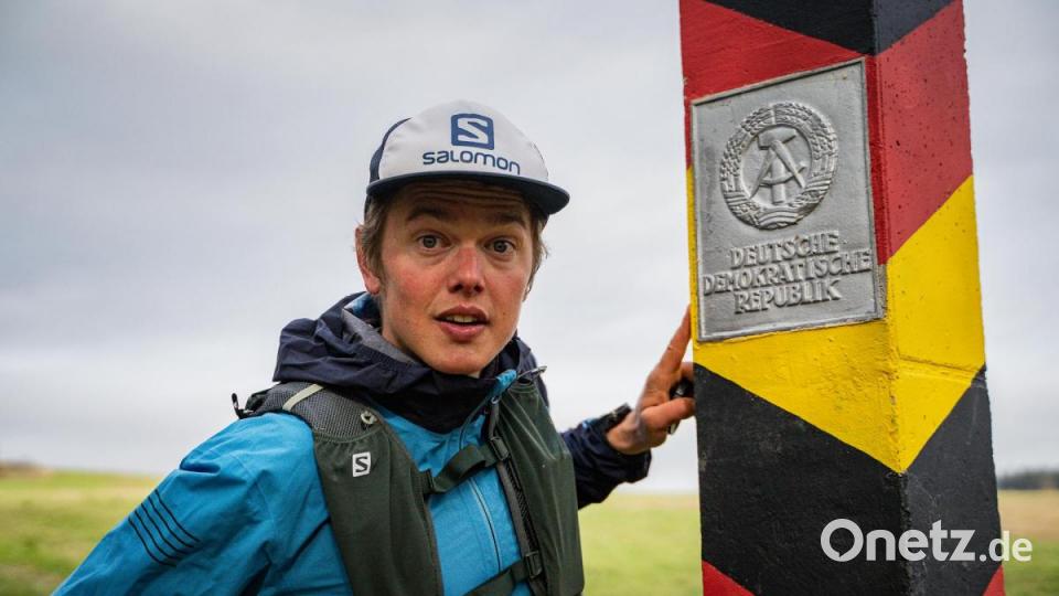 Philipp Reiter an einer Grenmarkierung. Bild: Philipp Reiter/@philippreiter007