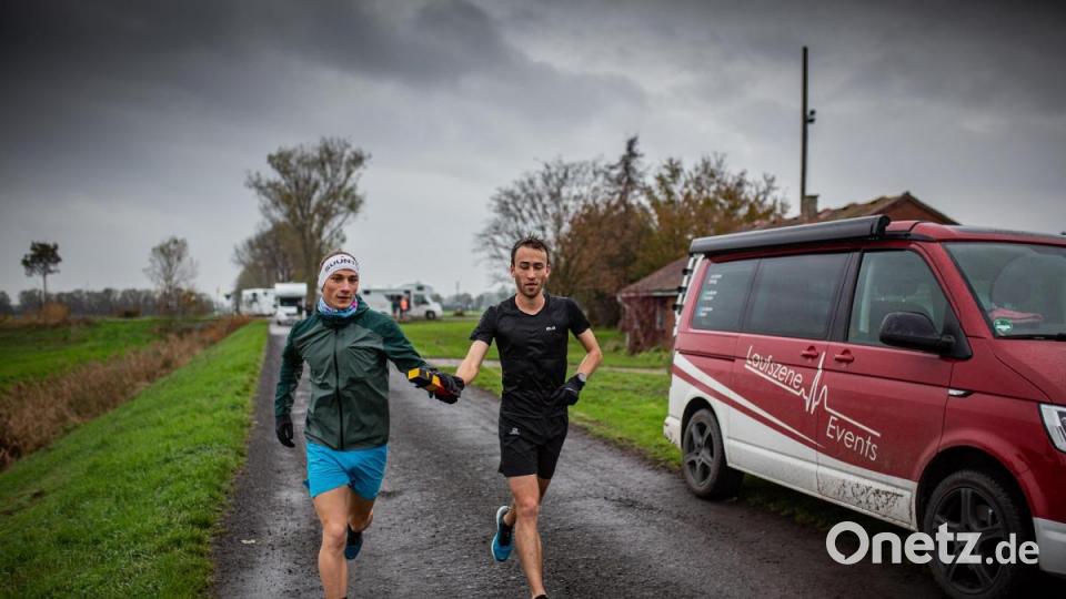 Wallrun: Maximilian Zeus entlang der ehemaligen deutsch-deutschen Grenze Bild: Würth, Wolfgang
