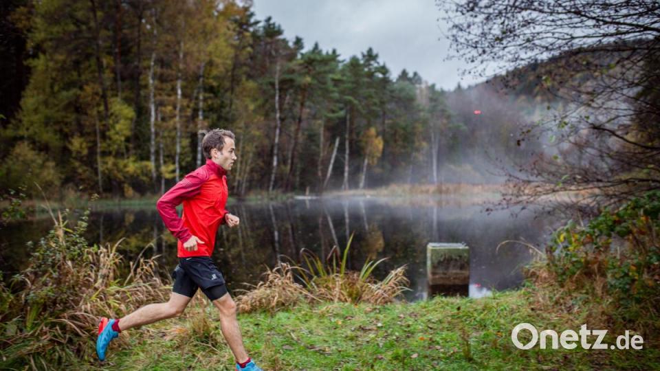 Maximilian Zeus entlang der nun grünen Grenze. Bild: Philipp Reiter/@philippreiter007