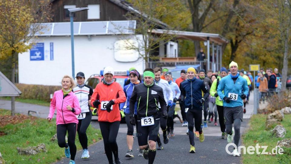 Die mittlerweile 16. Auflage des Amberger-Ultra-Laufes lockte zum Abschluss der Laufsaison wieder viele Teilnehmer nach Amberg. Bild: Andreas Brückmann