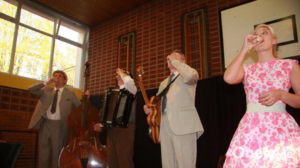 Conny und die Sonntagsfahrer in Krummennaab Bild: wro