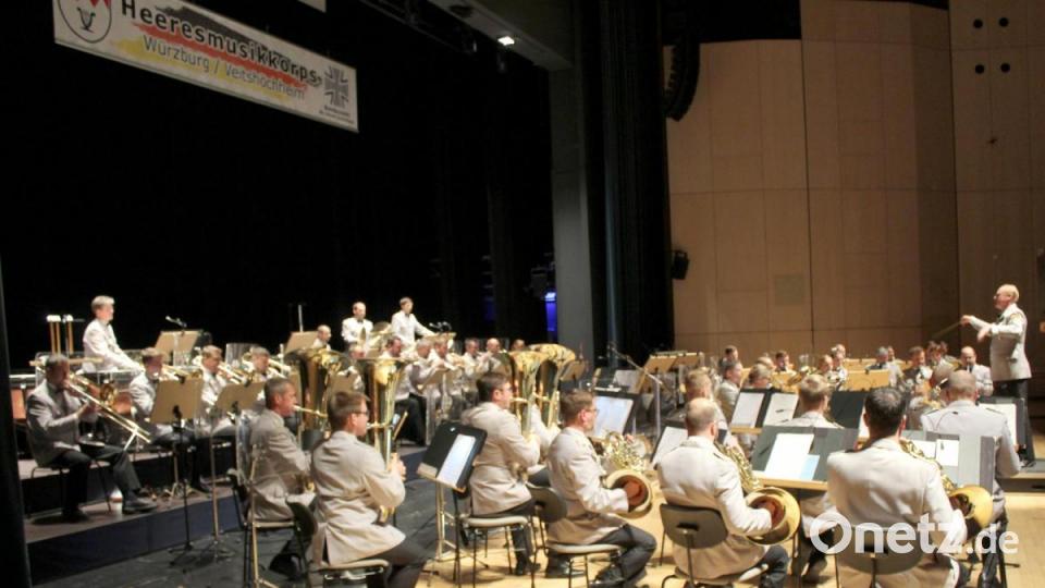 Das Heeresmusikkorps präsentiert sich an diesem Abend als sinfonisches Blasorchester. Bild: fsb
