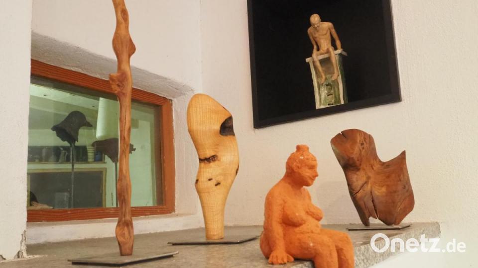 Klara Ratajczak ist in vielen Materialien zu Hause, auch in Keramik. Bild: bl