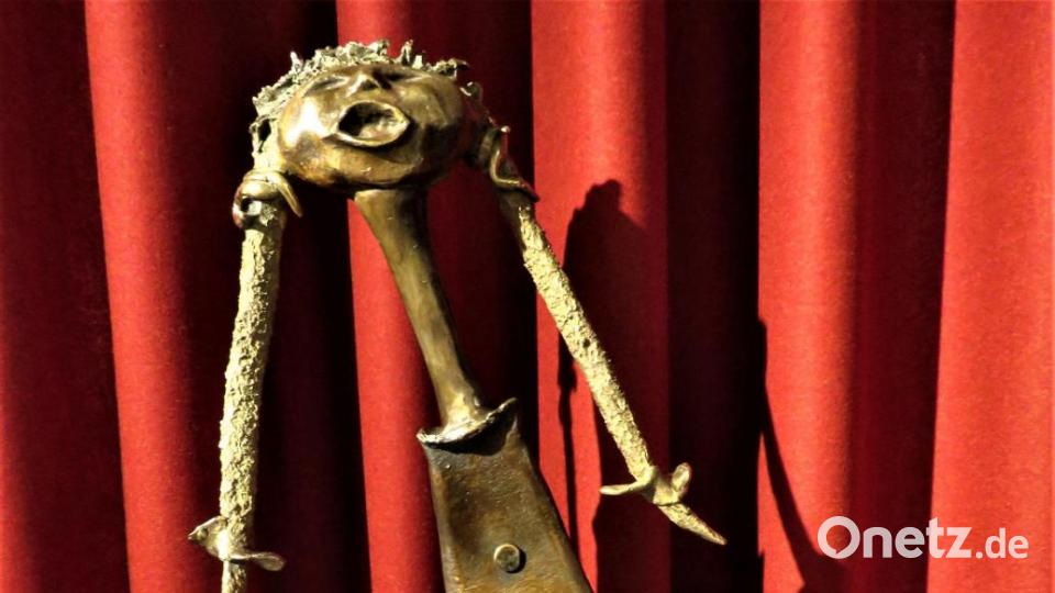 "Rosa" heißt die in Bronze gegossene Skulptur von Hans-Georg Schulze. Humorvoll widmet er sie seiner kleinen Enkeltochter. Bild: ubb