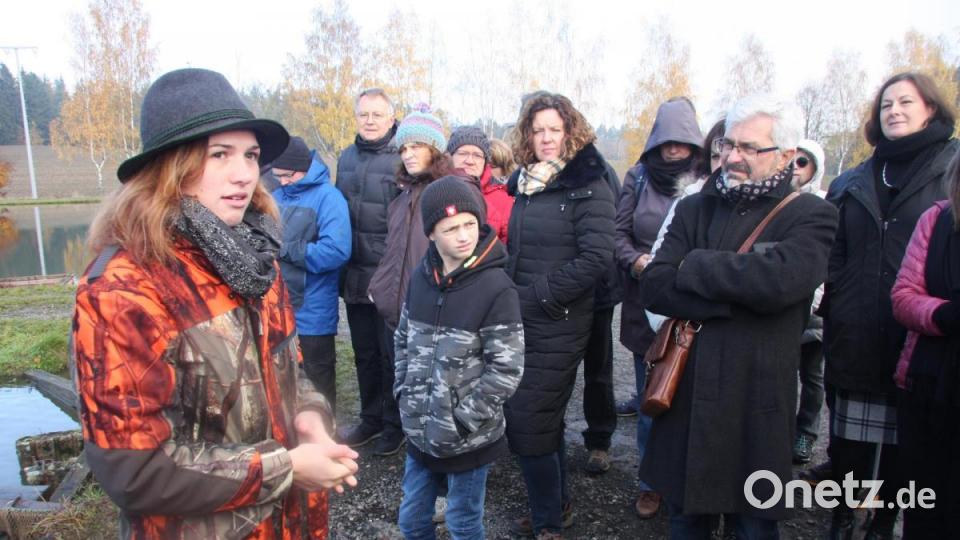 Mit ihrem Fachwissen überzeugte Lena Bächer (links) die interessierten Teilnehmer. Bild: wro