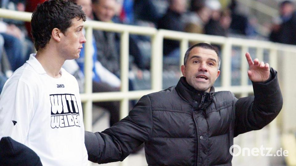 Da geht’s lang: Der Bayreuther Gino Lettieri war von 2007 bis 2010 Trainer bei der SpVgg SV Weiden. Archivbild: Alfred Schwarzmeier