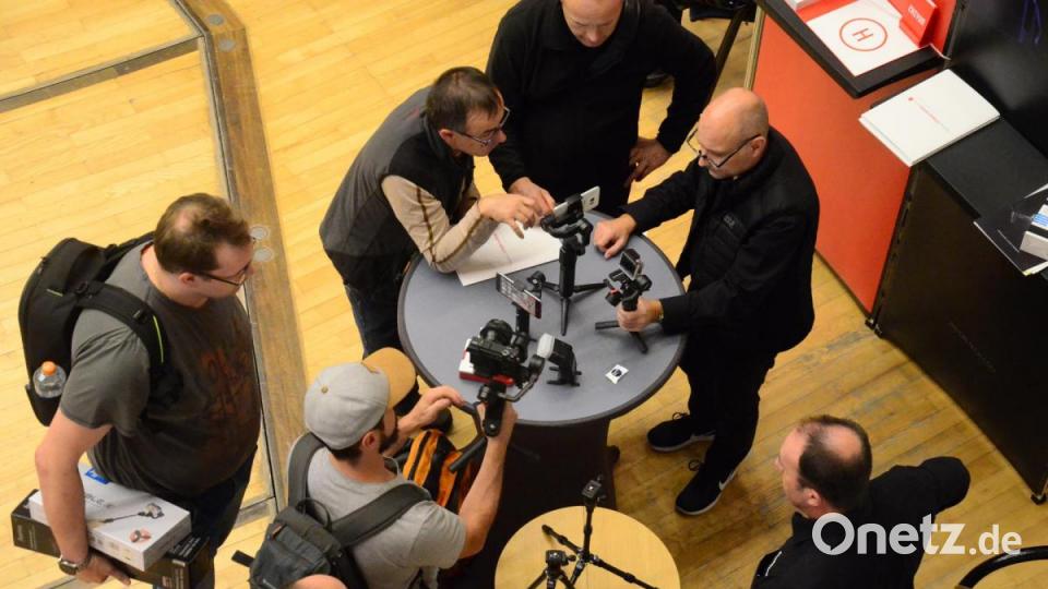 Voll im Trend liegen die Gimbal-Stabilatoren für Filmkameras und Handys. Bild: Kunz