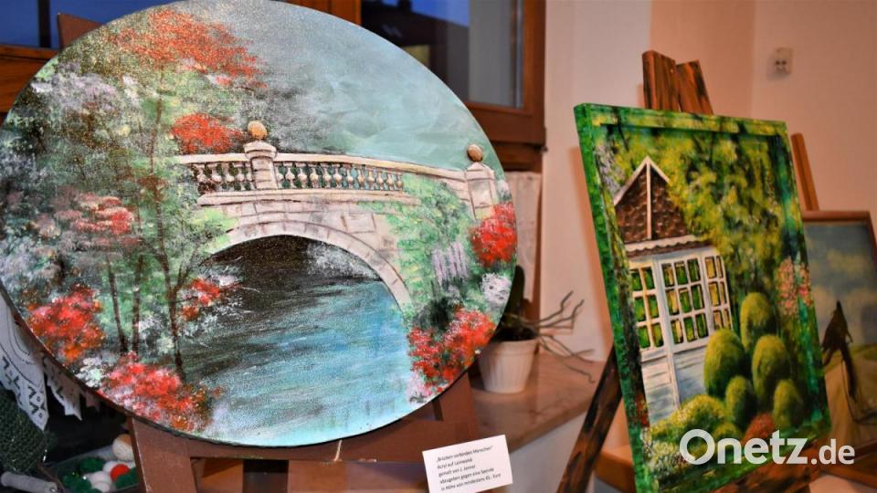 Eine Vernissage mit Bildern von Johannes Janner runden das Kantatenkonzert in der Grafenwöhrer Michaelskirche ab. Bild: rgr