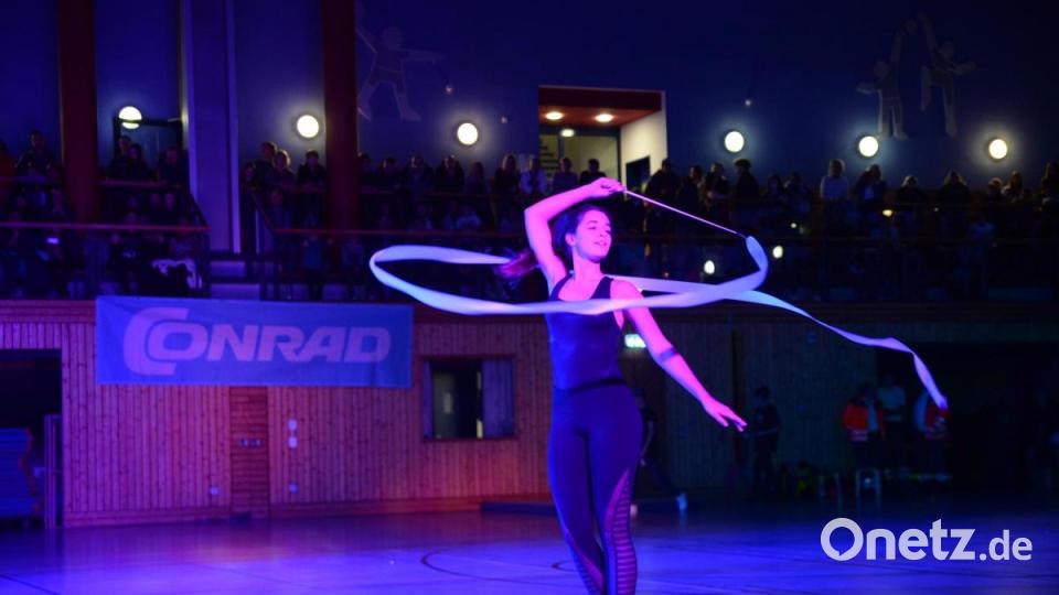 Eine Bandkür zeigte das Max-Reger-Gymnasium. Die Mädles waren heuer bereits zum dritten Mal dabei, dafür auch zum letzten Mal. Bild: Andreas Brückmann
