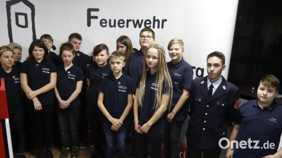 Die jungen Feuerwehrmitglieder haben sich erfolgreich dem Wissenstest in verschiedenen Stufen gestellt. Bild: mfh