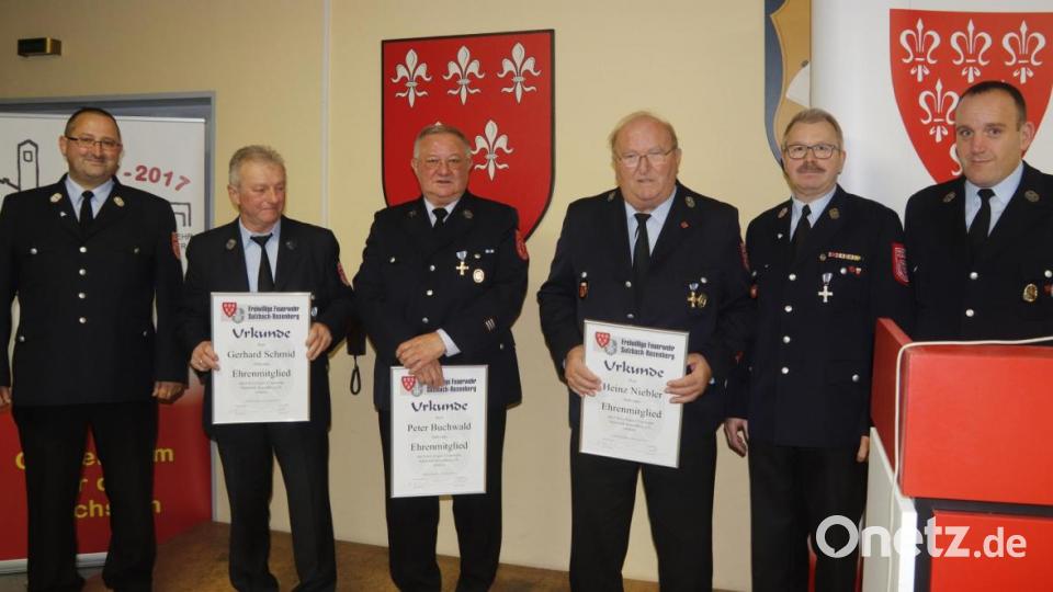 Die neue Ehrenmitglieder: Gerhard Schmid, Peter Buchwald und Heinz Niebler. Bild: mfh