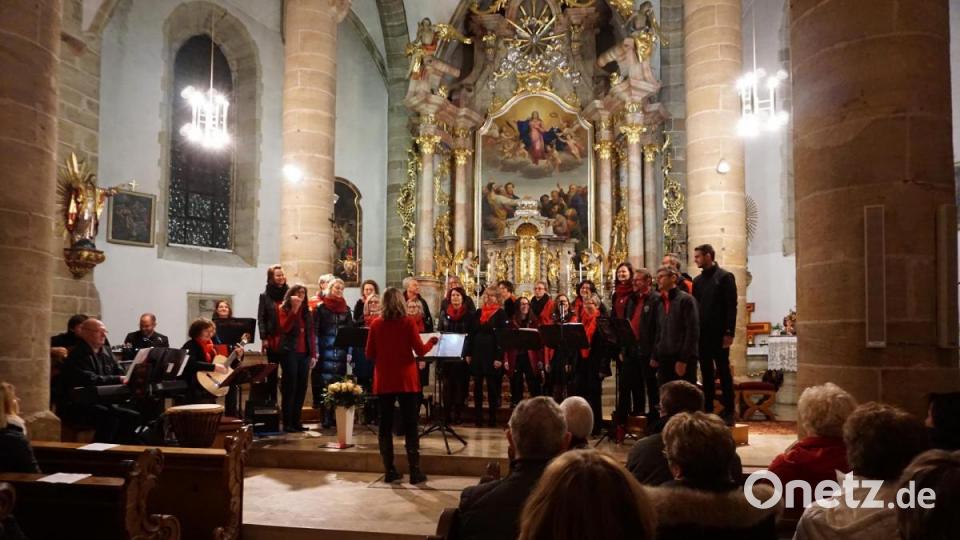 Ein musikalisch abwechslungsreiches Jubiläumskonzert erlebten die Besucher in der Stadtpfarrkirche. Bild: kaz