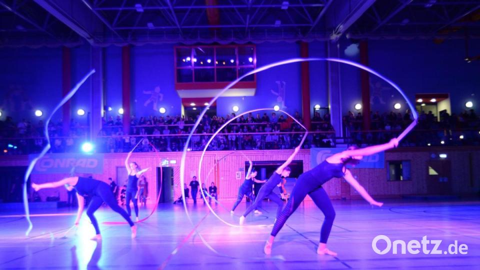 Eine Bandkür zeigte das Max-Reger-Gymnasium. Die Mädles waren heuer bereits zum dritten Mal dabei, dafür auch zum letzten Mal. Bild: Andreas Brückmann