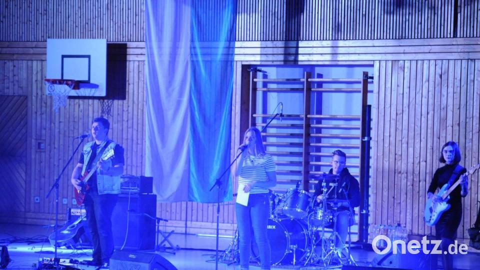 Die Black Birds sorgten für den musikalischen Rahmen beim Abend des Amberger Schulsports. Bild: Andreas Brückmann