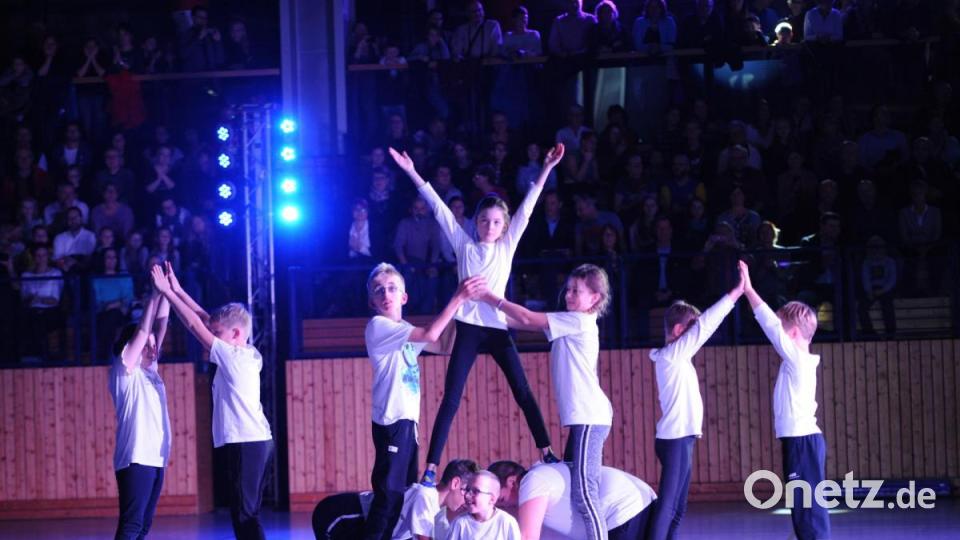 "Im Zirkus" lautete das Motto der Albert-Schweitzer-Schule und der Rupert-Egenberger-Schule bei ihrem zweiten Auftritt. Bild: Andreas Brückmann