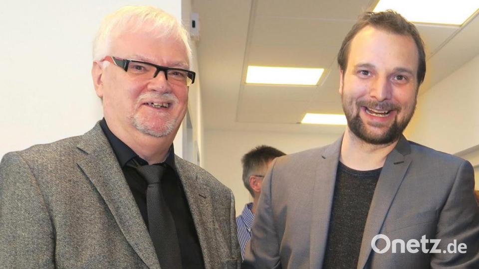 Stefan Bergmann (rechts) ist für das Catering verantwortlich. Bild: rhi