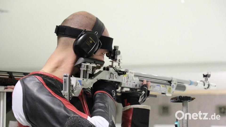 Simon Weithaler aus Italien schoss 395 Ringe für den SV Niederlauterbach und entschied damit das Duell für sich. Bild: rpp