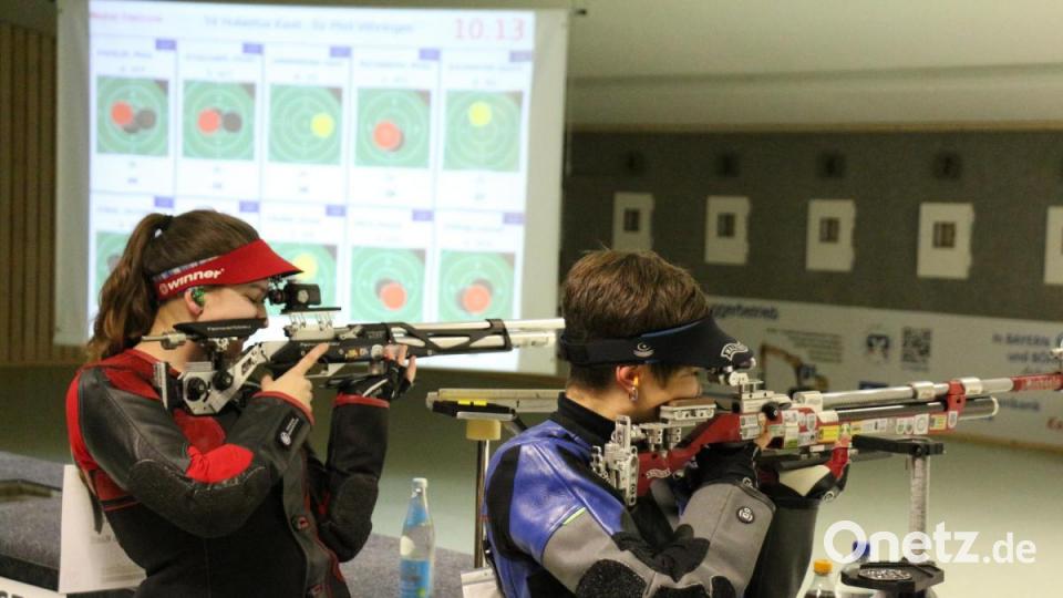 Maria Kausler von den Sportschützen Einigkeit Hubertus Kastl musste gegen die in topform antretende Michaela Kögel vom SV Pfeil Vöhringen kämpfen. Bild: rpp