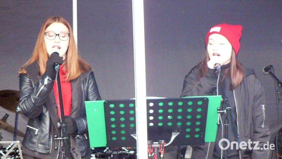 Ein abwechslungsreiches Programm füllte den Nachmittag und Abend. L`espoir aus Neuzirkendorf begeisterte mit ihren Liedern. Bild: Petra Lettner