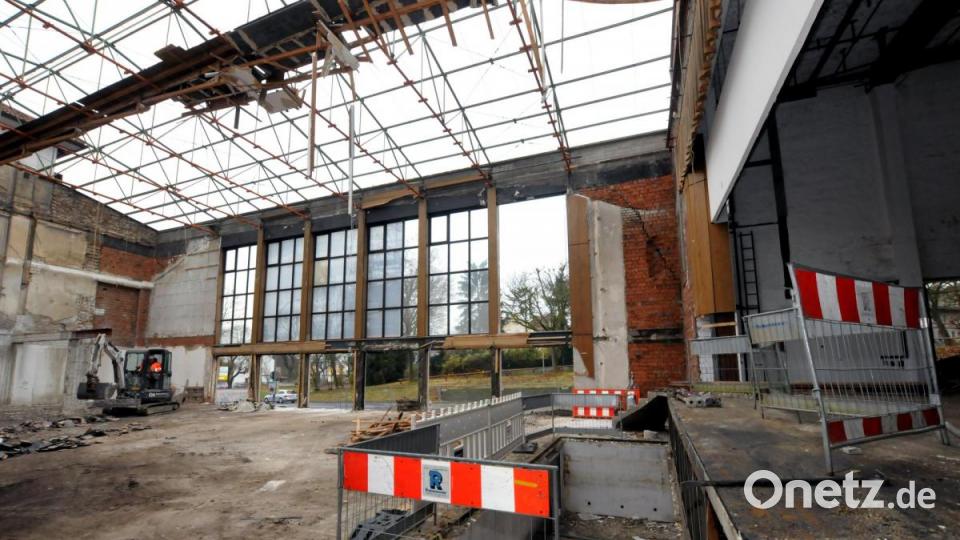 Die Abbrucharbeiten am ehemaligen Josefshaus gehen weiter. Bild: Stephan Huber