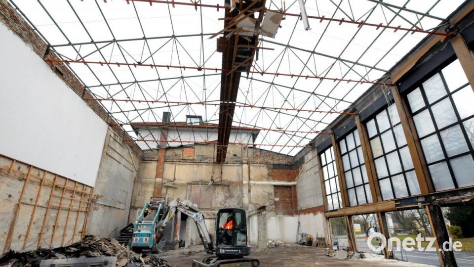 Die Abbrucharbeiten am ehemaligen Josefshaus gehen weiter. Bild: Stephan Huber