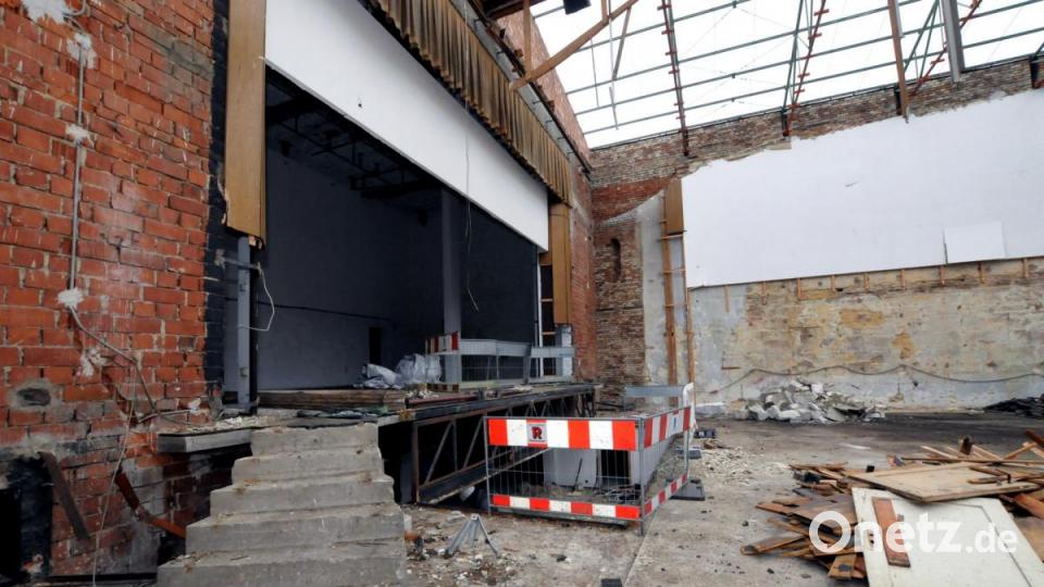 Die Abbrucharbeiten am ehemaligen Josefshaus gehen weiter. Bild: Stephan Huber