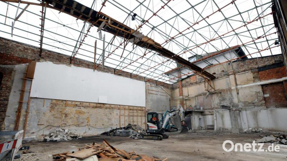 Die Abbrucharbeiten am ehemaligen Josefshaus gehen weiter. Bild: Stephan Huber