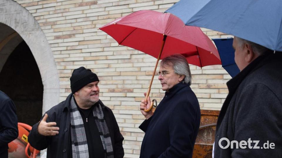 Bald abgeschlossen sind die Sanierungsarbeiten an der historischen Fronfeste. In der ehemaligen Polizeiinspektion zieht im kommenden Jahr der duale Studiengang Soziale Arbeit der OTH Regensburg ein. Bild: szl