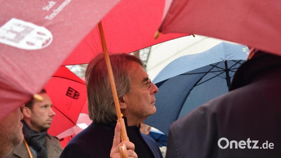 Regierungspräsident Axel Bartelt beim Arbeitsbesuch zum Thema positive Beispiele von Städtebauförderung in Tirschenreuth. Bild: szl