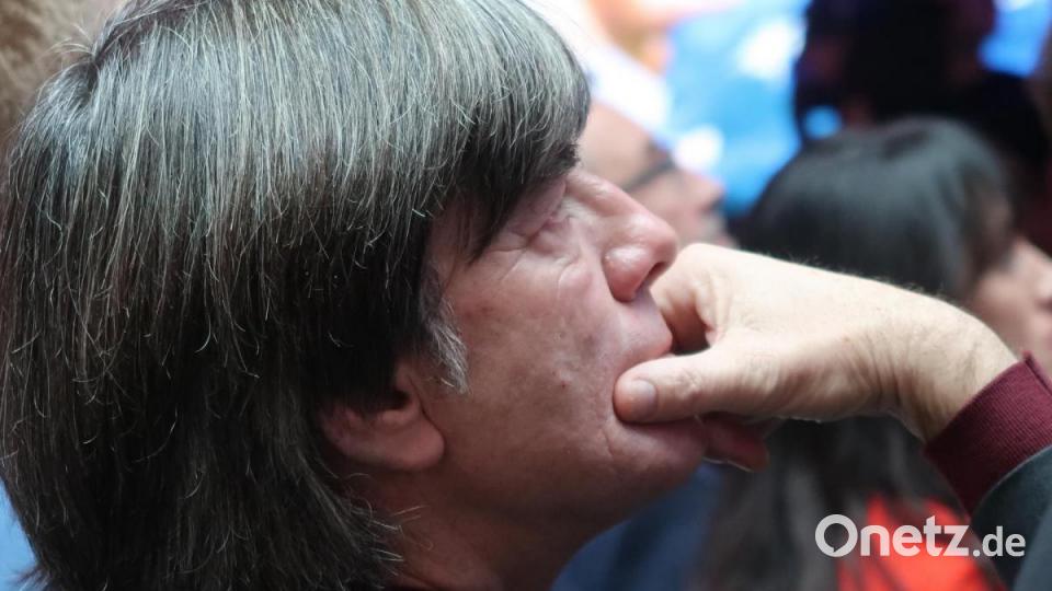 Badehose vergessen? Bundestrainer Joachim Löw. Bild: Kunz