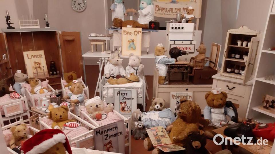 Mehr als 700 Teddys sind noch bis April im Fichtelgebirgsmuseum zu sehen. Bild: gis
