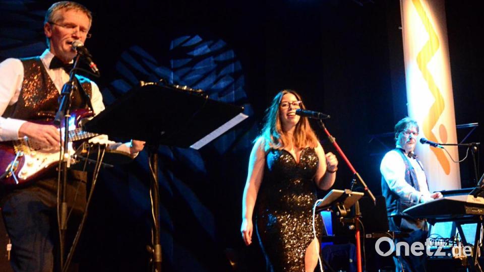 Die Band "Andorras" spielte Walzer und Foxtrott. Bild: Kunz