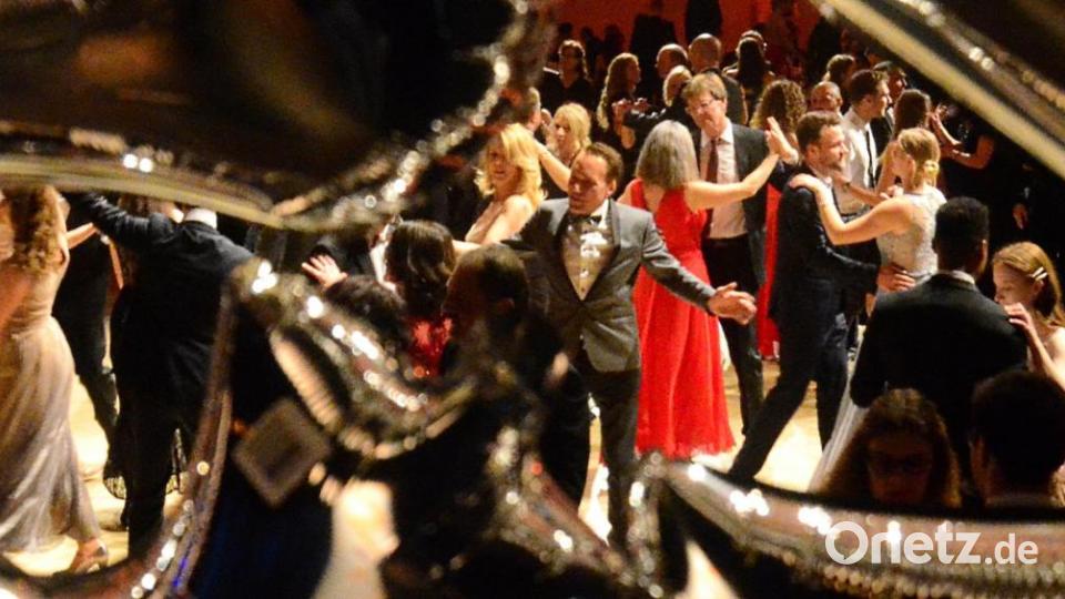 Die rauschende Ballnacht lud dazu ein, das Tanzbein zu schwingen. Bild: Kunz