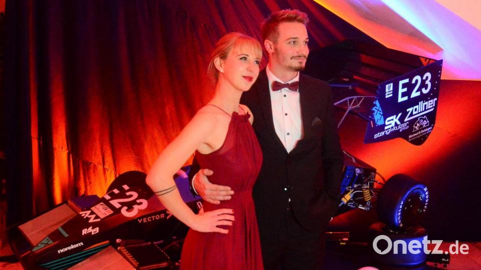 Wer Lust dazu hatte, konnte sich im Foyer vor dem „RS 19“ fotografieren lassen. Bild: Kunz