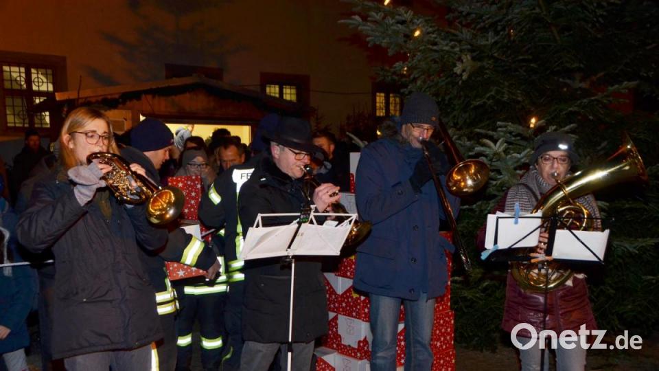 Das Blechbläserensemble kündigt am Sonntagabend hohen Besuch am Schloss Friedrichsburg an. Bild: dob