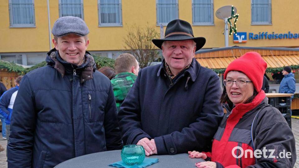 Gut gelaunt: Bürgermeister Konrad Kiener, Dieter Rosenberg und Maria Schlögl. Bild: twi