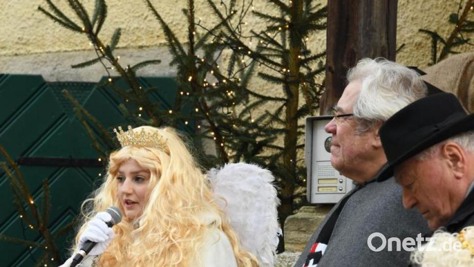 Christkind Marie gibt auf, die Vorweihnachtszeit ohne Hektik, Streit und Stress zu verbringen. Bild: Freya Stoeckl