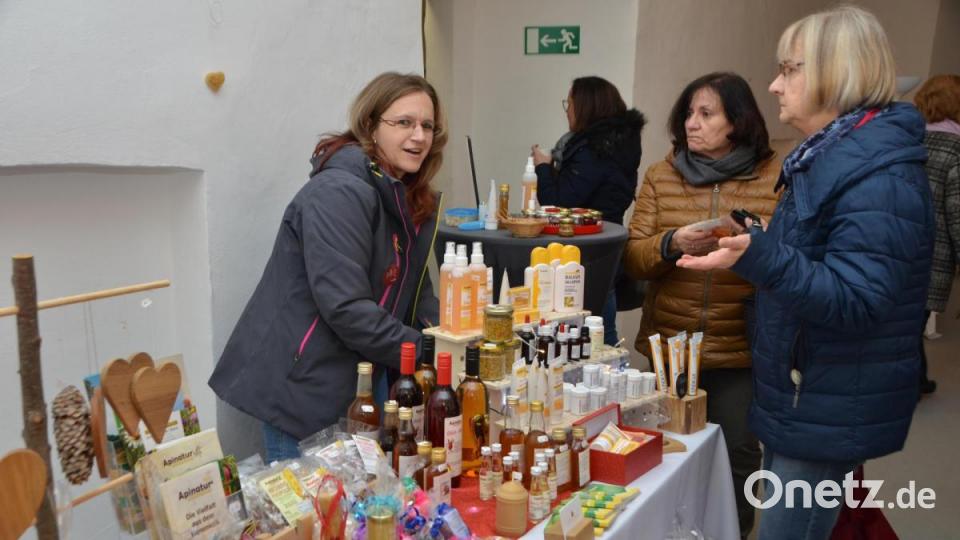 So viel Schönes und Brauchbares. &quot;Advent im Schloss&quot; bot auch in diesem Jahr wieder ein zauberhaftes Ambiente mit besonderem Flair. Bild: dob