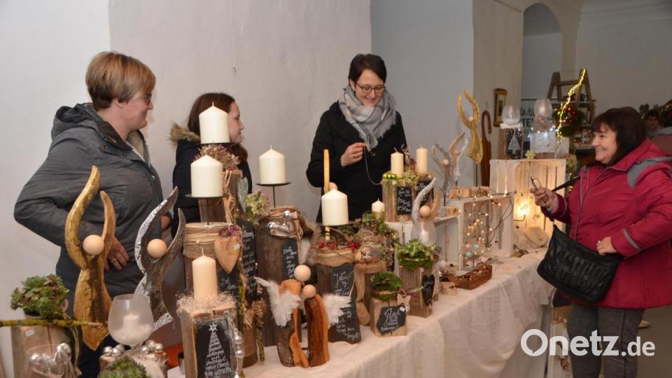 Viel Kunsthandwerkliches war dabei. &quot;Advent im Schloss&quot; bot auch in diesem Jahr wieder ein zauberhaftes Ambiente mit besonderem Flair. Bild: dob