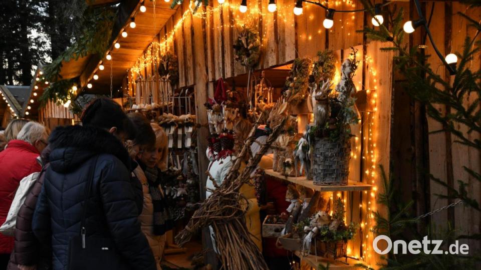 Großer Andrang herrschte bei der Eröffnung des Weihnachtsmarktes in Guteneck. Bild: Freya Stoeckl