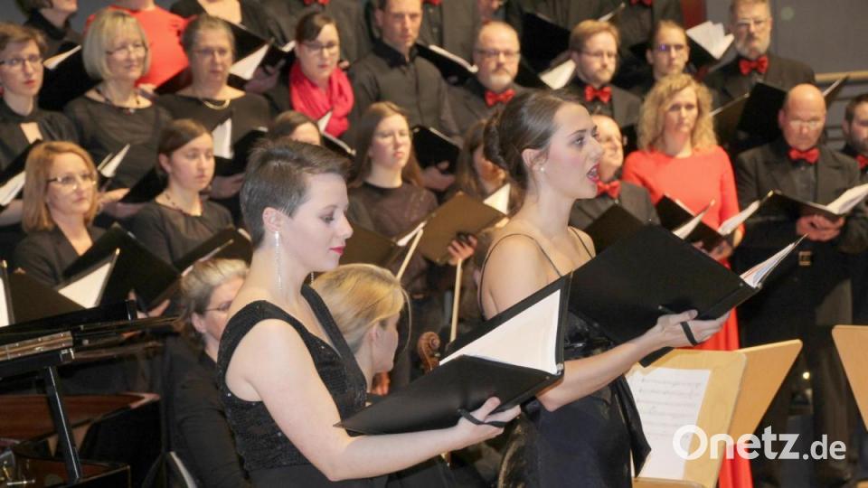 Solosopranistinnen Annika und Antonia Krämer Bild: Schönberger, Ferdinand [fsb]