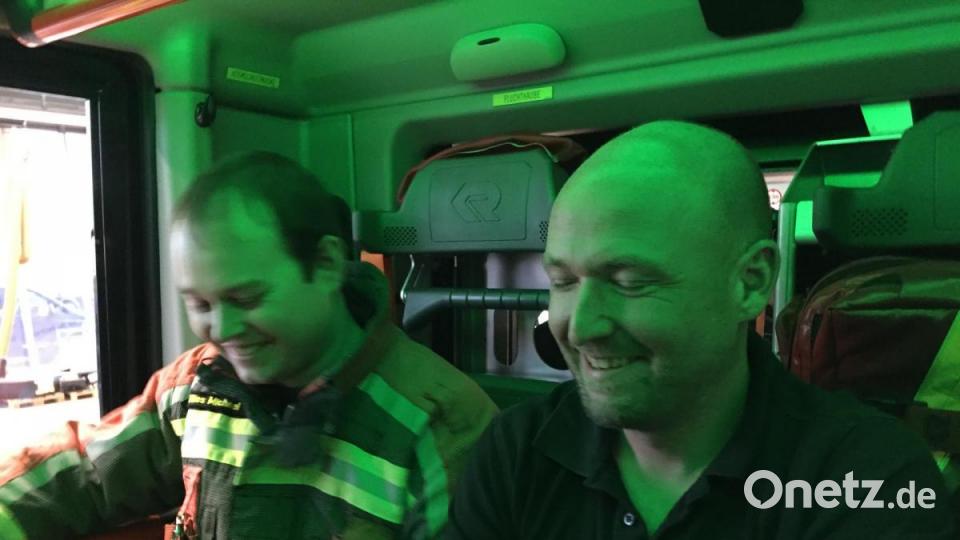 Grünes Licht für die Freudenberger Feuerwehr. Das ist auf der Fahrt zum Einsatz angenehmer für die Augen der Insassen. Doch jetzt geht&#039;s mit dem neuen Löschgruppenfahrzeug erst einmal zumTestgelände. Bild: eik