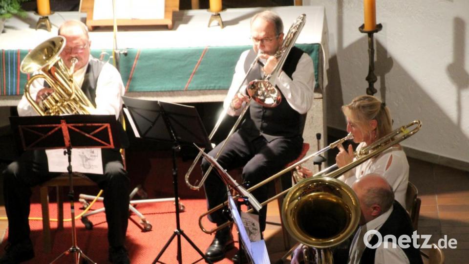 Die Musiker präsentieren den Besuchern in der Kirche St. Markus "Geistliche Abendmusik". Bild: fsb