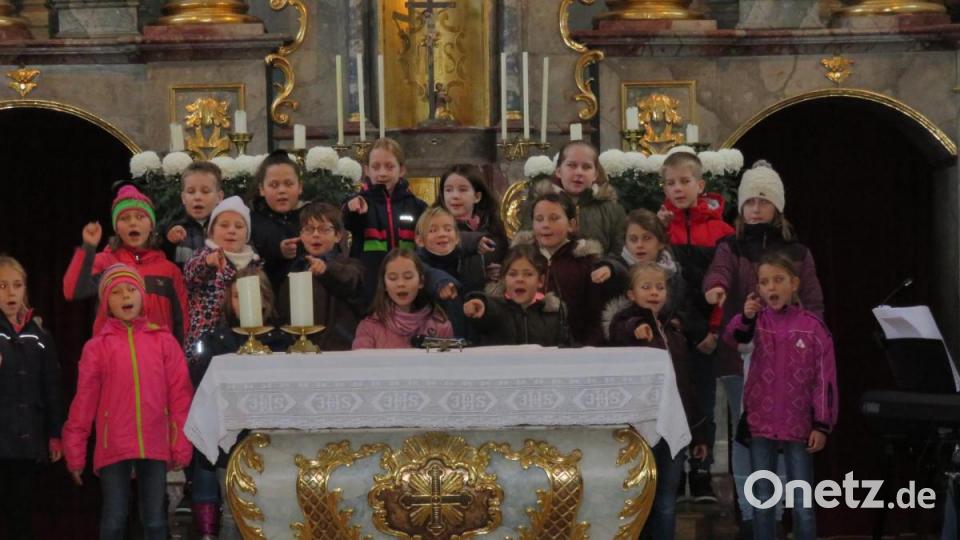 In einem Singspiel zum Abschluss zeigen die Kinder die Geschichte, die sie am Kinderbibeltag kennengelernt haben. Bild: Picasa