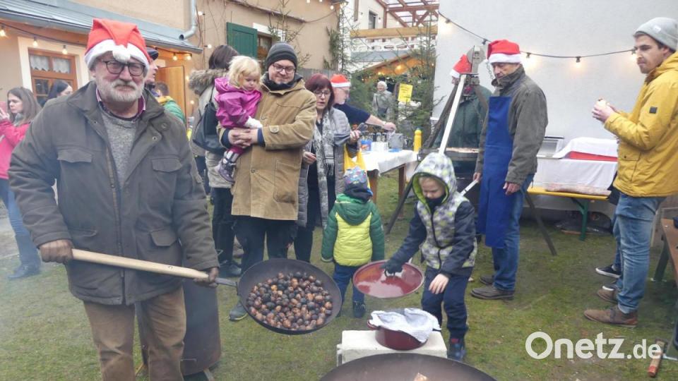Heiße Maroni sind stets ein besonderer Leckerbissen Bild: rn