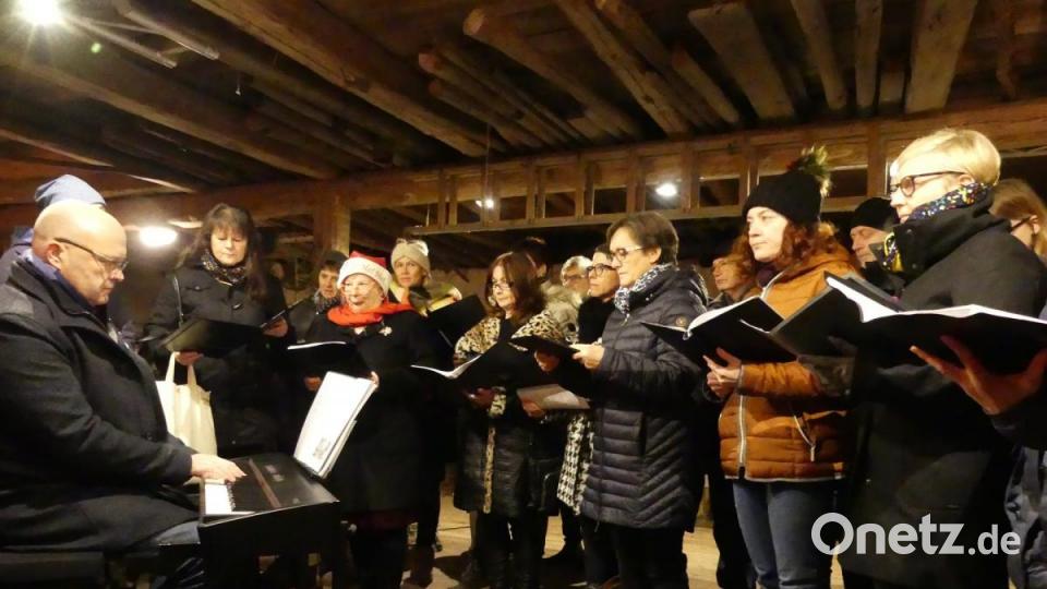 Die &quot;New Voices&quot; besangen winter&#039;s snow Bild: rn
