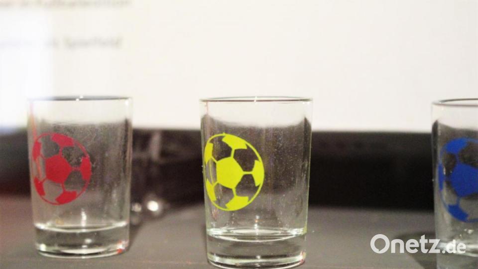 Auch als Trinkspiel zu haben: Schnapsidee von einem Fußballliebhaber? Bild: Dagmar Williamson