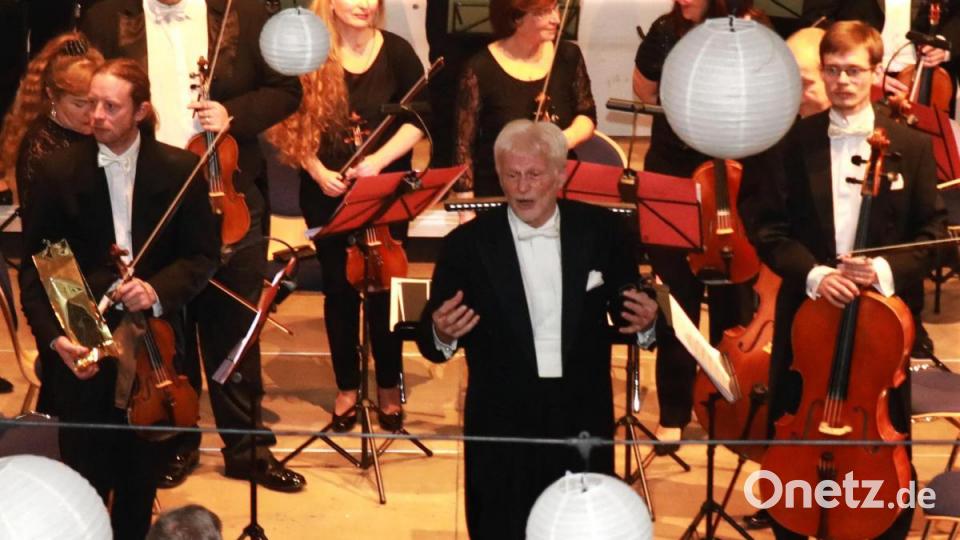 Dirigent Klaus Linkel. Bild: JOCHEN NEUMANN
ERBENDORF